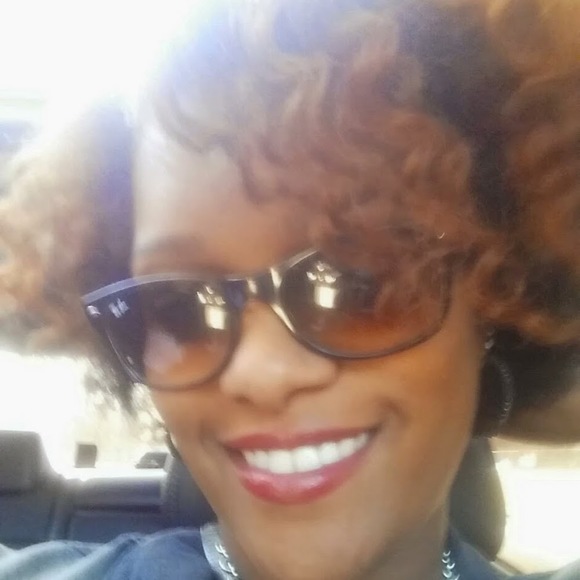 Meet your Posher, Danielle a - Picture 1 of 1